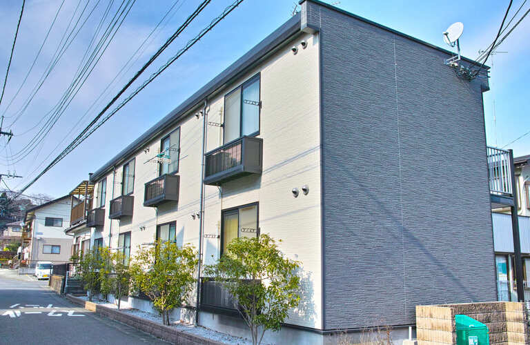アパートの外壁についてお悩みはございませんか | 大阪で外壁塗装なら完全自社施工で柔軟に対応するKM-Tech