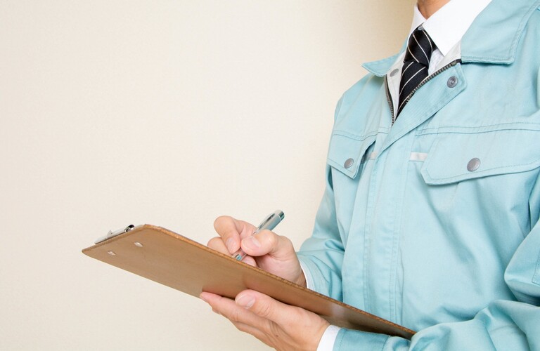 無料見積もりから熟練の職人が対応いたします | 大阪で外壁塗装なら完全自社施工で柔軟に対応するKM-Tech